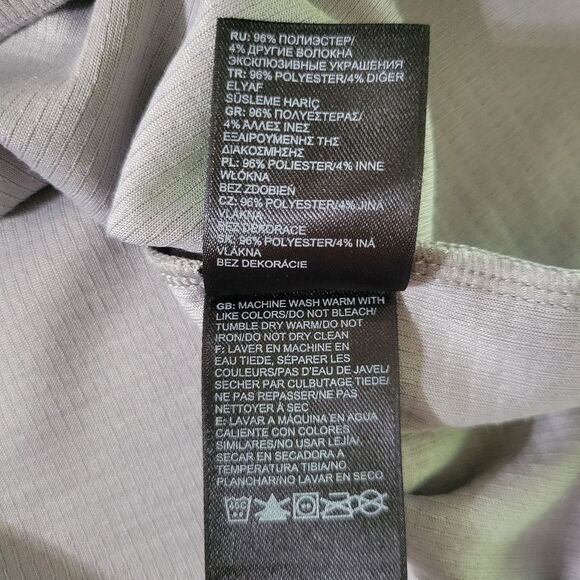 North Face Women's Gray Ribbed V-neck Short Sleeve T-shirt - Picture 10 of 12